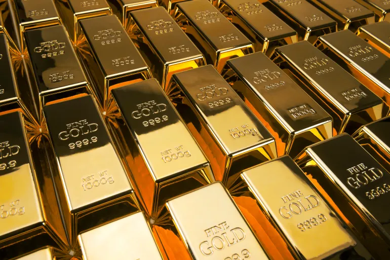 الذهب يواصل التراجع بعد ارتفاع عوائد سندات الخزانة