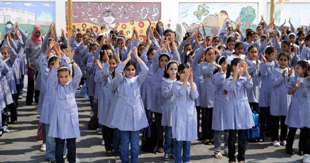 اتحاد المعلمين : “النزيف التعليمي” يهدد مستقبل الأجيال في قطاع غزة