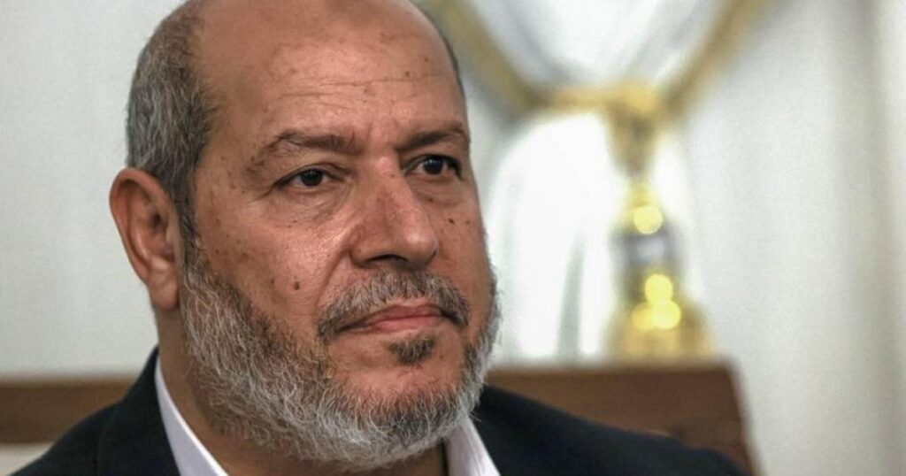 صحيفة : حماس تبحث تعيين رئيس جديد لوفد المفاوضات