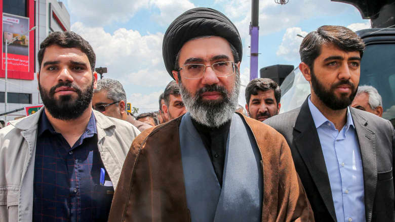 بينها الحرس الثوري.. المرشد الإيراني يعيد تشكيل القيادة العسكرية بسلسلة تعيينات
