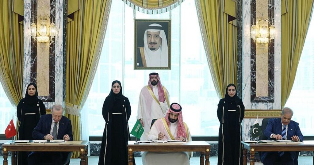 قلق إسرائيلي من “اتفاق مكة للدفاع” بين الرياض وأنقرة وإسلام أباد