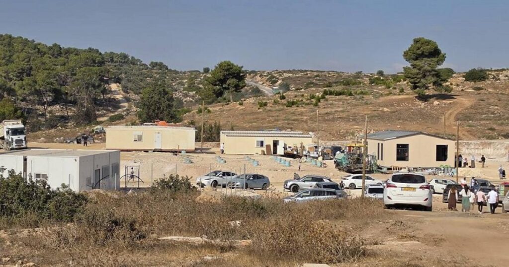 بعد 21 عامًا… الاحتلال يعيد إقامة مستوطنة “غَنيم” شرق جنين