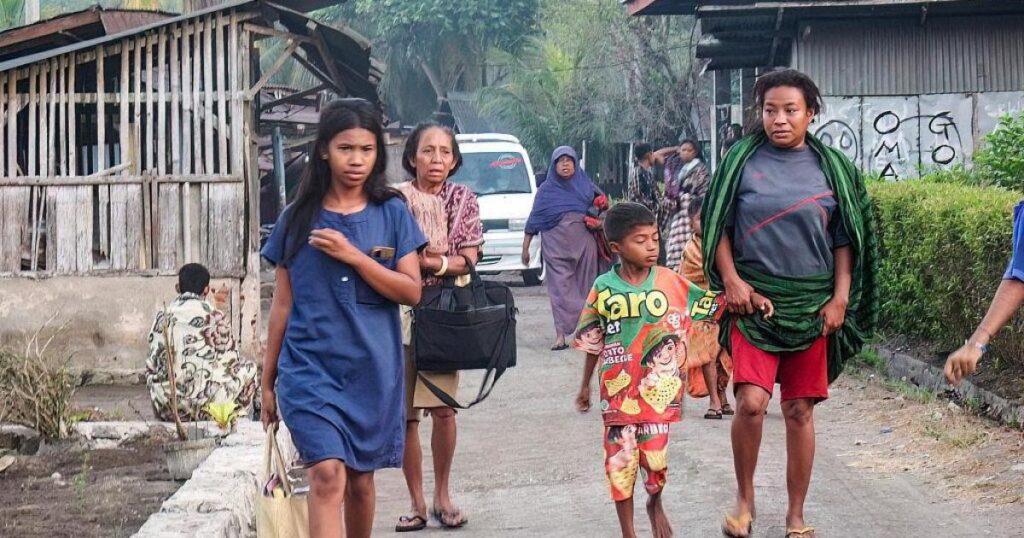 بالصور: 20 قتيلا على الأقل جراء زلزال ضرب قبالة سواحل اندونيسيا بقوة 7.6 درجة